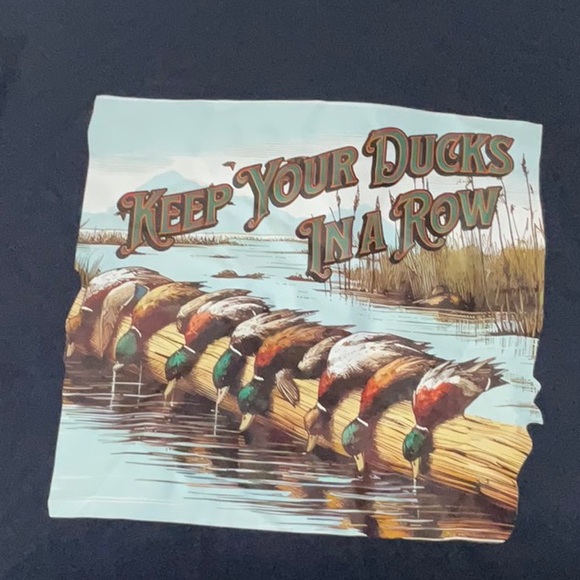 Graphic Short Sleeve T-Shirt with Duck Design - Picture 2 of 7
